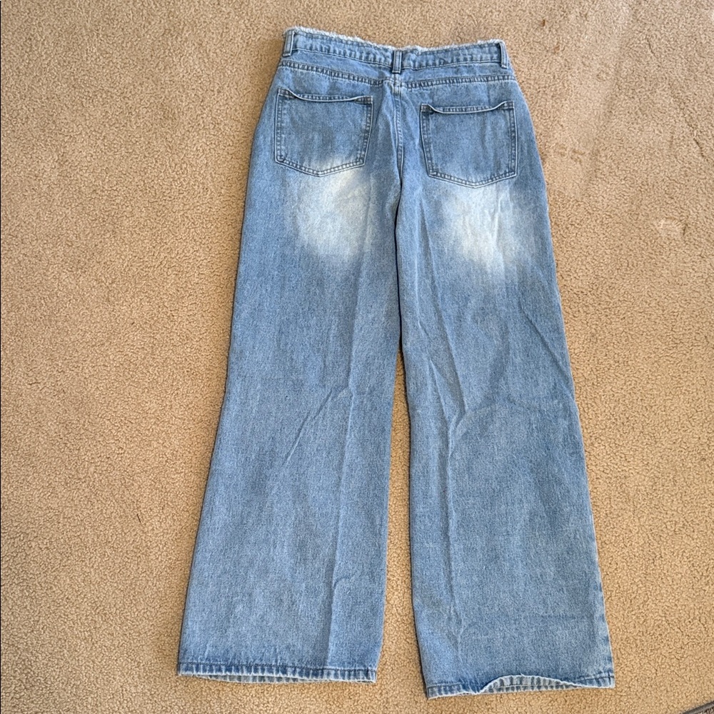 Edikted Ripped Jeans - Picture 4 of 7